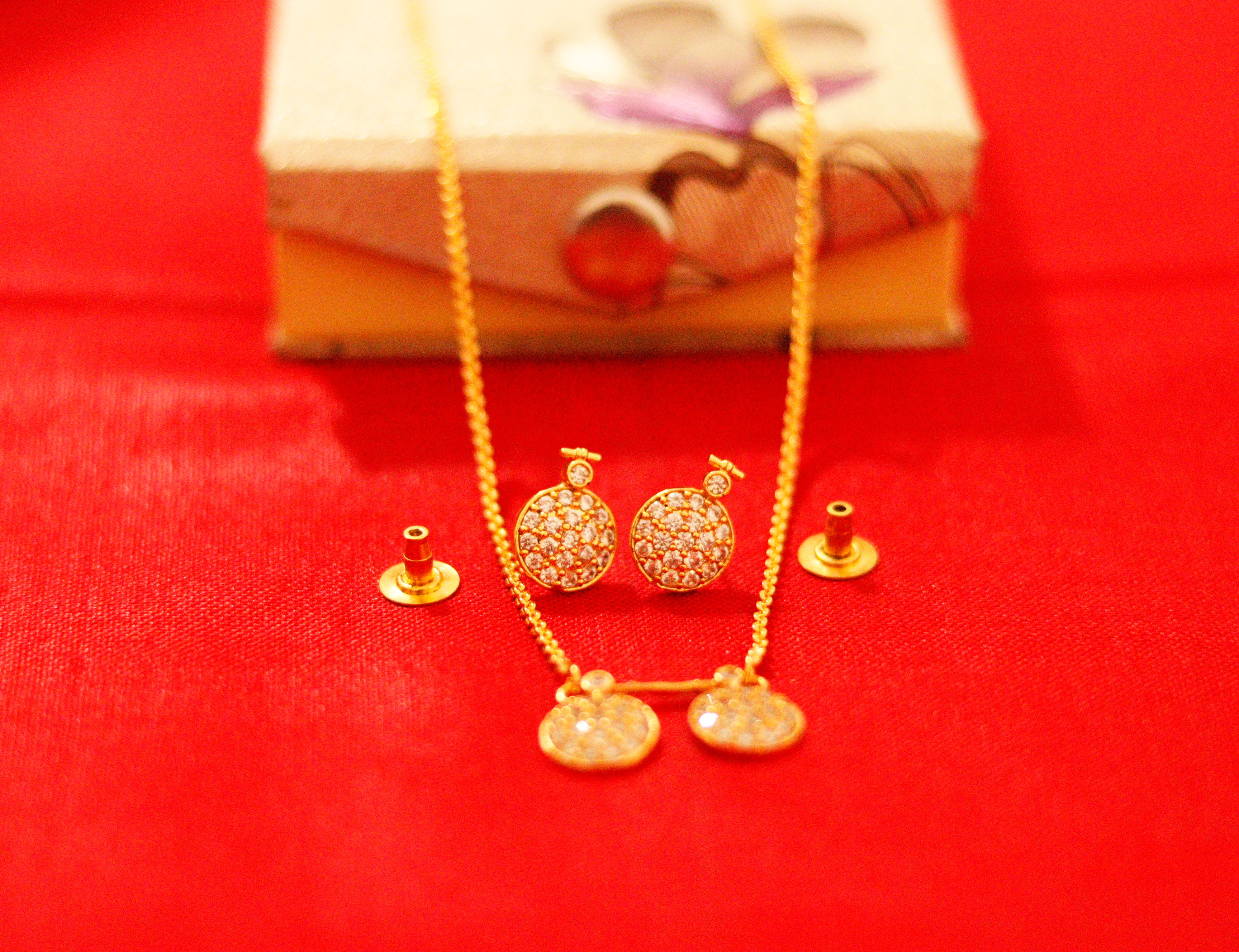 ornament,chain,gold plated chain,mangalsutra